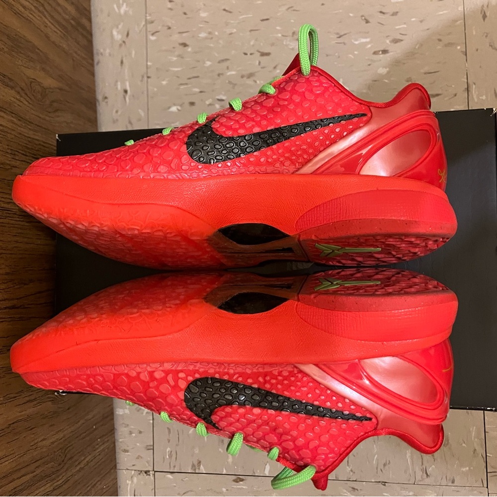 Nike Kobe Reverse Grinch - Picture 7 of 15